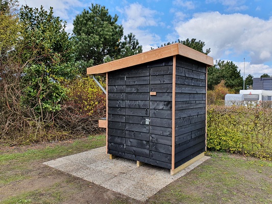 private-outhouse-2-0-black